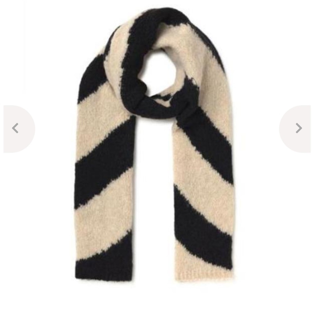 paloma wool dexit swirl scarf
